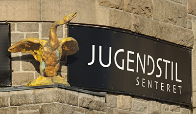 Goldener Schwan - Zierde der einstigen Schwanenapotheke von �lesund