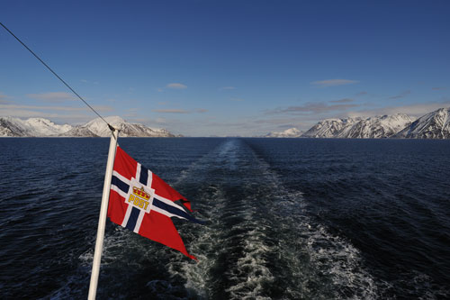 Die Flagge zeigt es - wir fahren mit einem kniglichen Postschiff