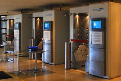 Security-check im CN-Tower, Toronto