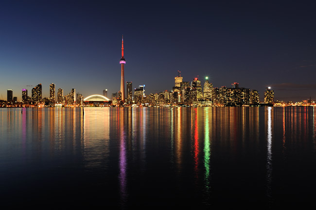 N�chtliche Skyline  mit CN-Tower und Rogers Center